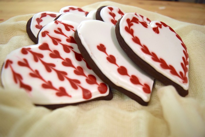Valentine’s Day Cookies decorating with royal icing